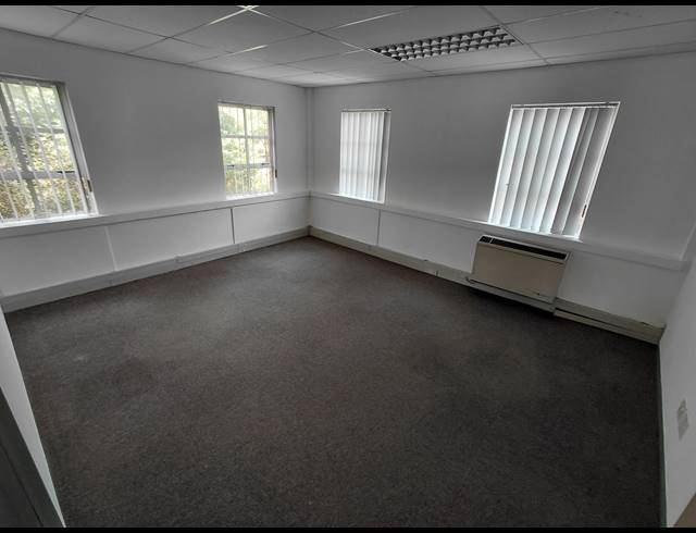 368M² OFFICE TO LET IN FOURWAYS